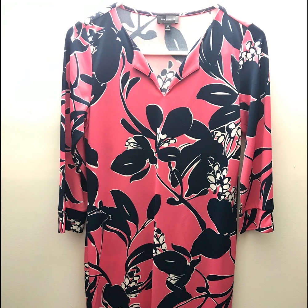 The Limited XS Hawaiian styled 3/4 sleeved dress